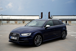 Audi S3 Quattro 2.0 221kW Sportback (4 foto / 15)