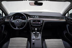 Volkswagen Passat Highline 1.4 110kW (10 foto / 15)