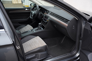 Volkswagen Passat Highline 1.4 110kW (14 foto / 15)
