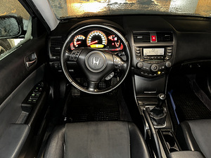 Honda Accord 2.0 114kW (6 foto / 12)