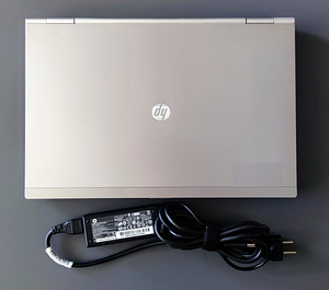 HP EliteBook 8560p; i7; 8GB; SSD 250GB; Win10; 3,5G (2 foto / 2)