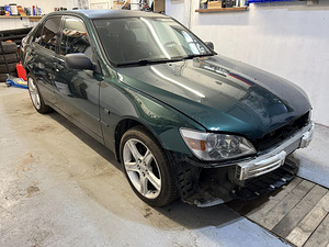 Lexus IS200 Varuosadeks (1 foto / 4)