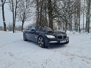 BMW F01 730d 180kw ///M pack Led adaptive (2 foto / 6)