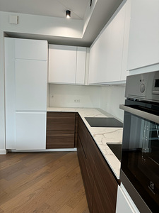 Угловая кухня – IKEA (1 фото из 10)