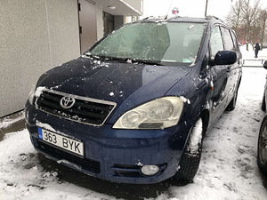 Toyota Avensis verso (3 foto / 7)