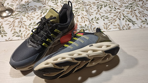 Uued veekindlad jooksutossud Li-Ning ARC - nr. 43 (3 foto / 4)