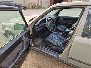 1986 Mercedes-Benz W124 300d manuaal TÜ 11.2024 (6 foto / 11)