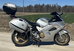 Honda vfr800 (4 фото из 10)