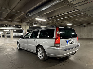 Volvo v70 2.4D Facelift евро 3 (6 фото из 8)