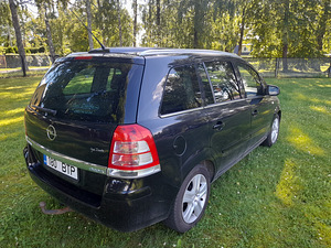 Opel zafira 1.7 2010 (13 foto / 15)