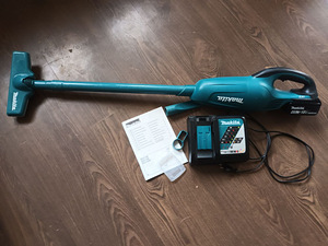 Пылесос Makita (1 фото из 2)