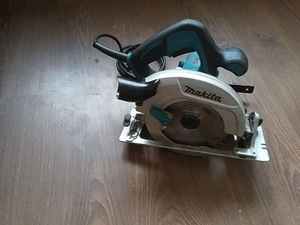 Makita ketassaag (1 foto / 2)
