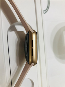 Apple Watch series 6 Gold 40 мм Батарея: 85% GARANTII (8 фото из 10)