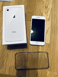 iPhone 8, серебристый/белый, 64 ГБ (4 фото из 9)