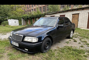 Мерседес Бенц W202 (2 фото из 8)