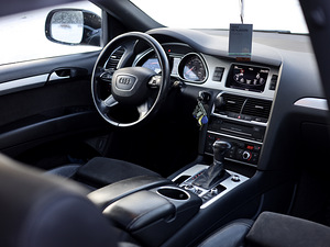 Audi Q7 3.0 TDI 180kw Facelift (6 foto / 10)