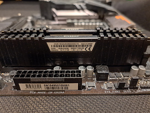 Gigabyte Motherboard B450 Aorus Elite + AMD Ryzen 3600+ DDR4 (2 foto / 3)