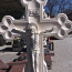 Бетонний пям’ятник з хрестом та квітником (фото #2)