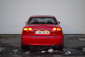 Audi A4 Quattro S-line (3 foto / 8)