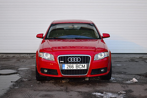 Audi A4 Quattro S-line (2 foto / 8)