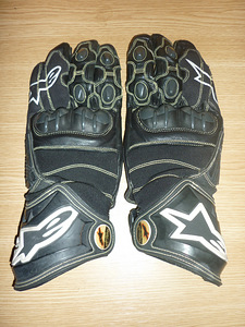 Nahk kindat Alpinestars GP Size L Size S (3 foto / 8)