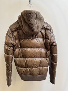 Originaal Moncler jope (2 foto / 8)