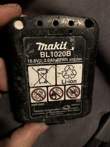 Makita 10.8v 2.0ah (3 foto / 4)