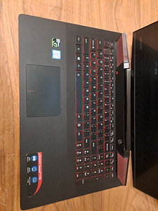 Lenovo Y700-15isk (1 foto / 7)