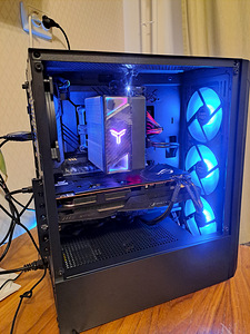 Asus ROG STRIX RX 5700 XT (5 фото из 5)