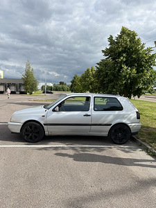 Volkswagen Golf 3 1.8 66KW (4 foto / 15)