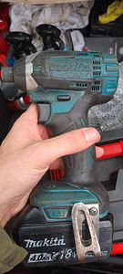 Makita dtd152+4ah аккумулятор (3 фото из 5)