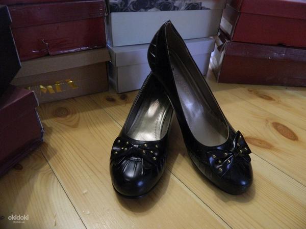 Женские новые черные туфли р. 39 (фото #1)