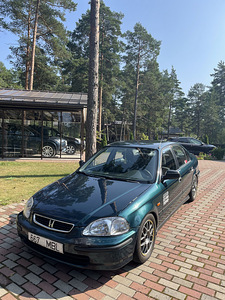 Honda Civic TÜV до 09.2023 (2 фото из 7)