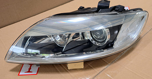 Audi Q7 4L Vasak esituli (1 foto / 5)