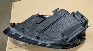 VW Touareg 7p HELLA 1ZS 010 328-061 Esituli (3 foto / 6)