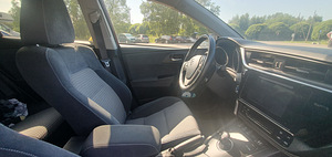 TOYOTA AURIS (13 фото из 15)