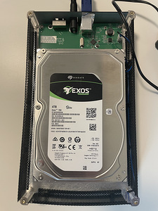Seagate Exos 7e8, 4TB external HDD + Icy Box (3 foto / 3)