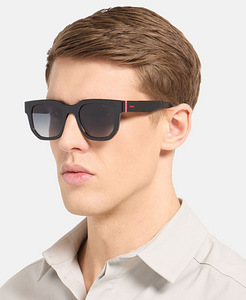 Продаются новые оригинальные солнцезащитные очки Hugo Boss ч (3 фото из 5)