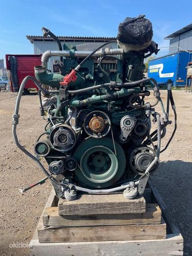 Двигатель Volvo D13K 460 л.с. Euro6 2014г 22070191 (фото #4)