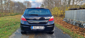 Opel Astra H (7 foto / 11)