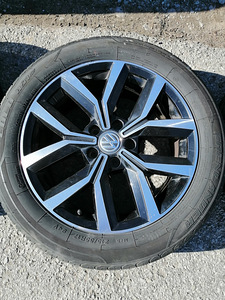 17" VW valuveljed Nivelles suverehvidega (2 foto / 6)