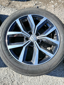 17" VW valuveljed Nivelles suverehvidega (3 foto / 6)