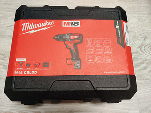 Милуоки M18 2x5Ah (3 фото из 3)