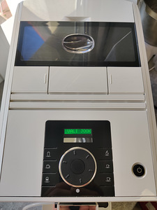 Jura täisautomaatne espressomasin (4 foto / 6)
