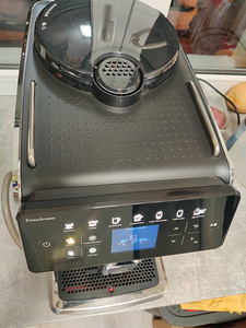 Saeco täisautomaatne espressomasin (3 foto / 6)