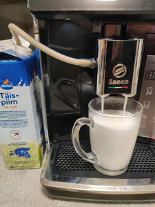 Saeco täisautomaatne espressomasin (4 foto / 6)