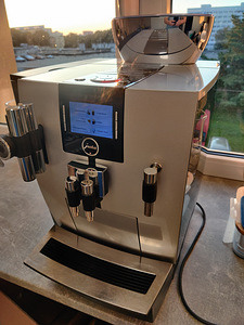 Jura täisautomaatne espressomasin (2 foto / 3)