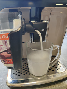Кофемашина Philips LatteGo (4 фото из 6)