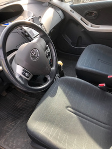 Toyota Yaris (3 foto / 5)