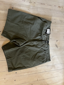 Шорты Hugo Boss (1 фото из 3)